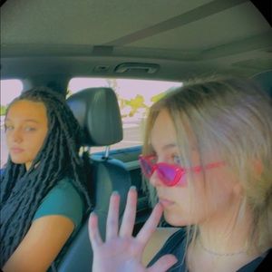 Meet your Posher, Ella